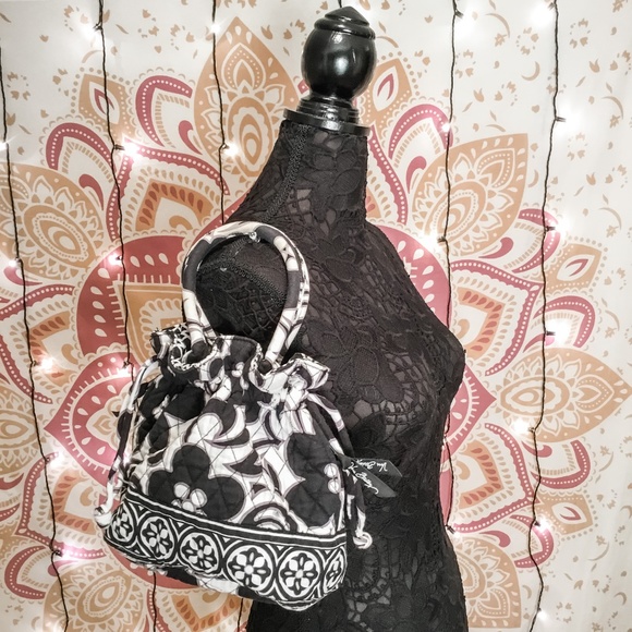 Vera Bradley Handbags - HP 🎉Vera Bradley Drawstring Bucket Bag Night& Day